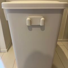 45Lごみ箱
の画像