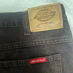 Dickies ブラウン ショートパンツ レザーパッチ付きの画像