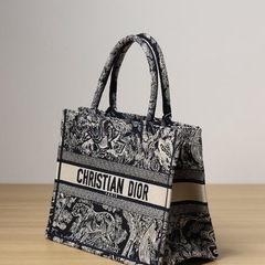 Dior ディオール　カバン　バックの画像