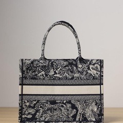 Dior ディオール　カバン　バックの画像
