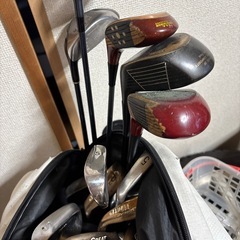 ゴルフクラブ、バッグ、シューズセット
の画像