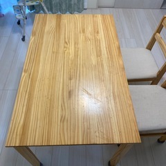 
【取引中】[昭島市]ダイニングテーブル＋椅子2脚セットの画像