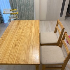 
【取引中】[昭島市]ダイニングテーブル＋椅子2脚セットの画像