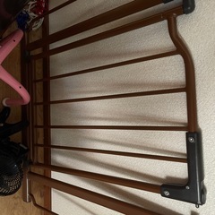 ジャンク品　ベビーゲート　椅子の鉄せんぷうき扇風機の画像