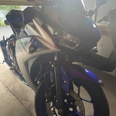 自賠責9年7月まであり　ワンオーナー　純正マフラー付き　YAMAHA yzf r25 オイル漏れ、目立った傷なしの画像