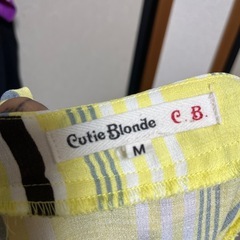 Cutie Blonde キューティーブロンド ブラウス トップス Mの画像