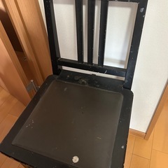 ピアノの椅子の画像