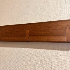 【中古・美品】無印良品　壁に付けられる家具3連ハンガー　ウォールナット　幅44㎝の画像