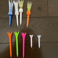 ロストボールとゴルフティーのセットの画像