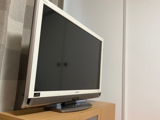 ［決まりました］40型　テレビ　AQUOS ホワイトフレーム　2010年製　幅99 高さ875奥行13(テレビ部)25(脚部)