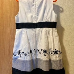 【BeBe】　ジャケットとワンピースセット(ペチコート付き)の画像