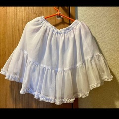 【BeBe】　ジャケットとワンピースセット(ペチコート付き)の画像