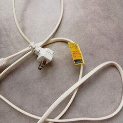 【美品】激安❤️１５００W✍️大手家電店で購入💕２メートル延長コード４口６００円😊多分エディオン？の画像