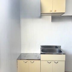 セクショナルキッチン➕吊り戸棚の画像