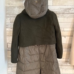 Herno ダウンコート 切り替え カーキの画像
