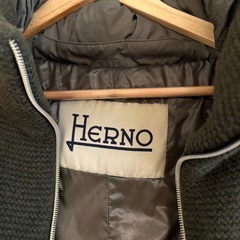 Herno ダウンコート 切り替え カーキの画像