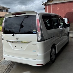 セレナ ハイウェイスターVセレクション パールホワイト c26の画像