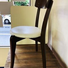 【白座面　ダイニングチェア】カフェ風の色味が好印象です♪　２脚１セット　価格改定の画像