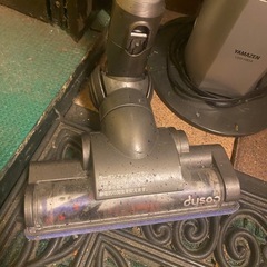 ダイソン掃除機と扇風機の画像