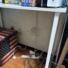 白いデスクの画像