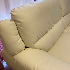 ホワイトソファー　三人掛けの画像