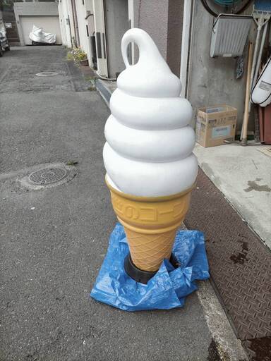 中古品　日世のコーン/ソフトスタンド点灯確認済 高さ約100cm