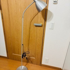 IKEA イケア　フロア/読書 ランプ     の画像