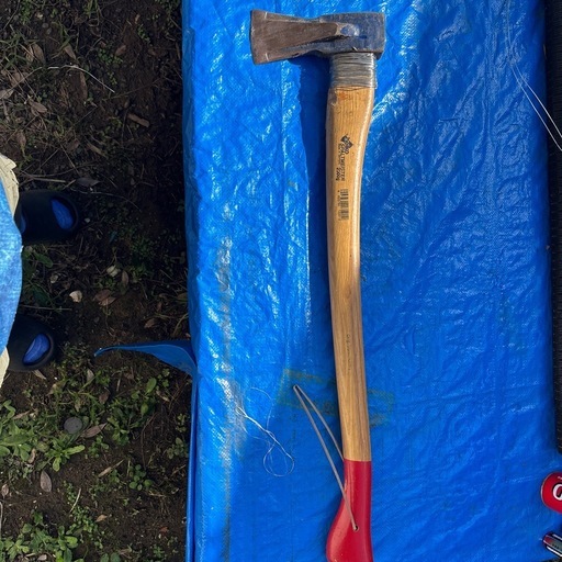 薪ストーブシーズン　ドイツ製斧ヘルコ