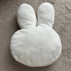 ミッフィー クッションの画像