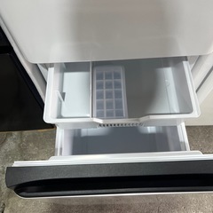 038　Hisense ノンフロン冷凍冷蔵庫 135L HR-D13E4W 2025年製【極美品　の画像