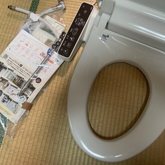 LIXIL(リクシル) INAX 温水洗浄便座 【日本製】 2年保証 貯湯式 シャワートイレ RGシリーズ オフホワイト CW-RG1の画像