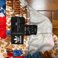 adidasショートパンツの画像