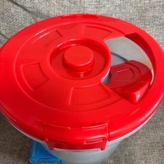トミカでるでるバケツの画像
