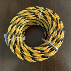 標識トラロープ🚫工事現場🚧危険区域⚠️立ち入り禁止🚷サイズ#9長さ約20メートル新品未使用❗️黄色•黒の画像