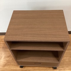 キャスター付きサイドテーブル【町田市再生家具】1002の画像