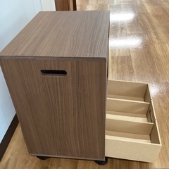 キャスター付きサイドテーブル【町田市再生家具】1002の画像