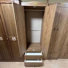 NO.2　木製衣装クローゼット　引き出し2つ付きの画像