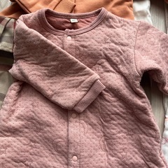 60-70と70サイズ ロンパース6着の画像