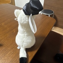 白いイタチのぬいぐるみの画像
