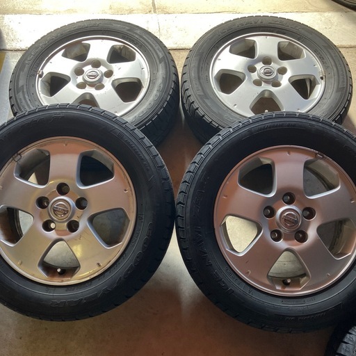 日産純正ｱﾙﾐﾎｲｰﾙ｜4本ｾｯﾄ｜ｽﾀｯﾄﾞﾚｽﾀｲﾔ付