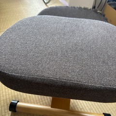 姿勢矯正　デスクチェア　椅子　　　の画像