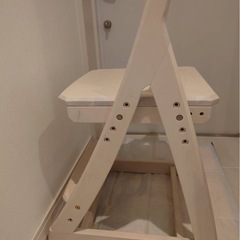 ニトリ学習椅子　ほぼ未使用の美品の画像
