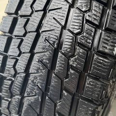 YOKOHAMA（ﾖｺﾊﾏ）iceGUARD スタッドレスタイヤ　215/70　R16の画像