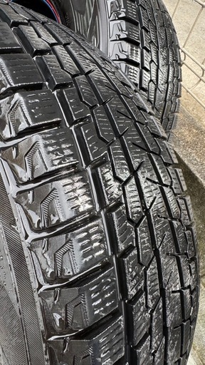 YOKOHAMA（ﾖｺﾊﾏ）iceGUARD スタッドレスタイヤ　215/70　R16