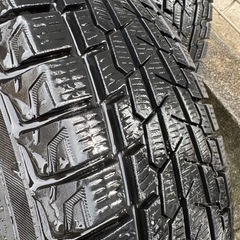 YOKOHAMA（ﾖｺﾊﾏ）iceGUARD スタッドレスタイヤ　215/70　R16の画像