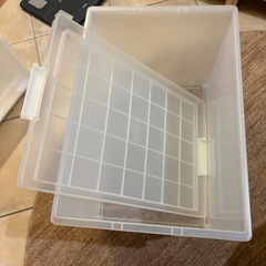 ポリプロピレンケース フタ留め具有り 奥行き52cm位の画像