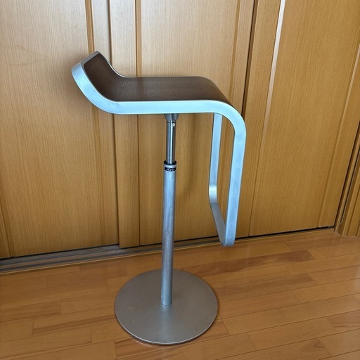 カウンターハイチェア　 昇降式　ADAL 