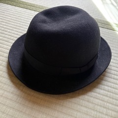 黒のハット！リボン付きの画像