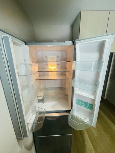 【受け渡し者決まりました！】破格！！HITACHI ファミリータイプの冷蔵庫 