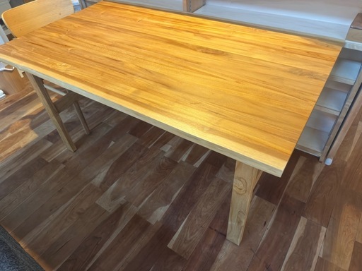 UNICO SOTO 耳付き ダイニングテーブル W1400